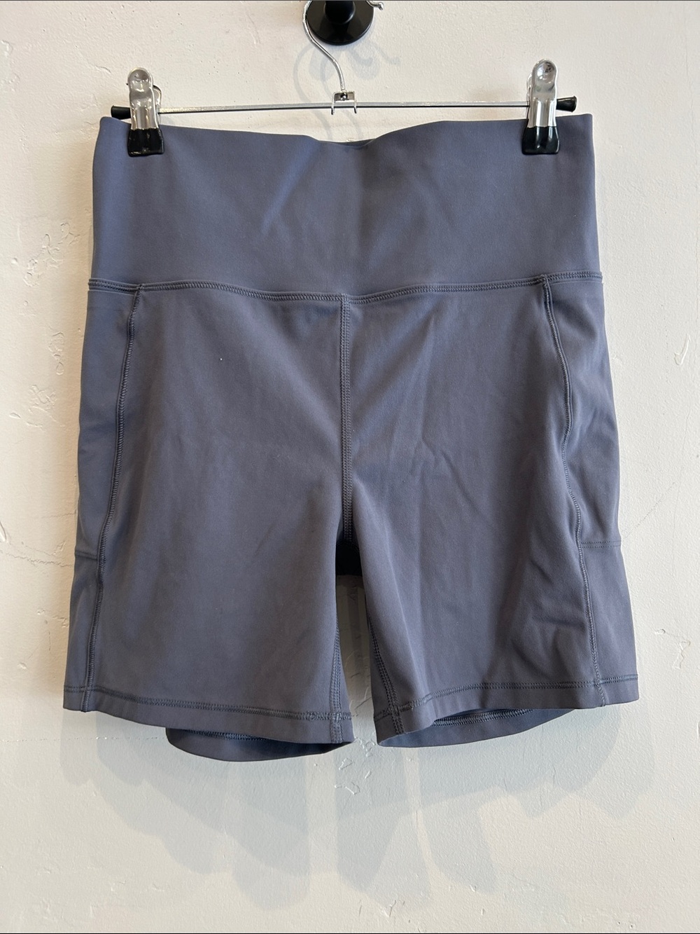 Vuori Studio Pocket Short - Picture 2 of 9